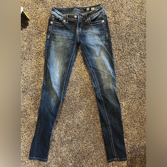 Miss Me Standard Skinny Jeans - Picture 3 of 4